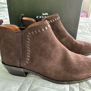 Coach ladies brown boots size 7 1/2